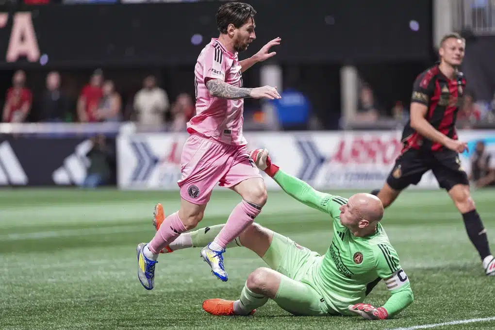 球队老板大卫·贝克汉姆亲临现场观看迈阿密国际对阵洛杉矶银河的比赛