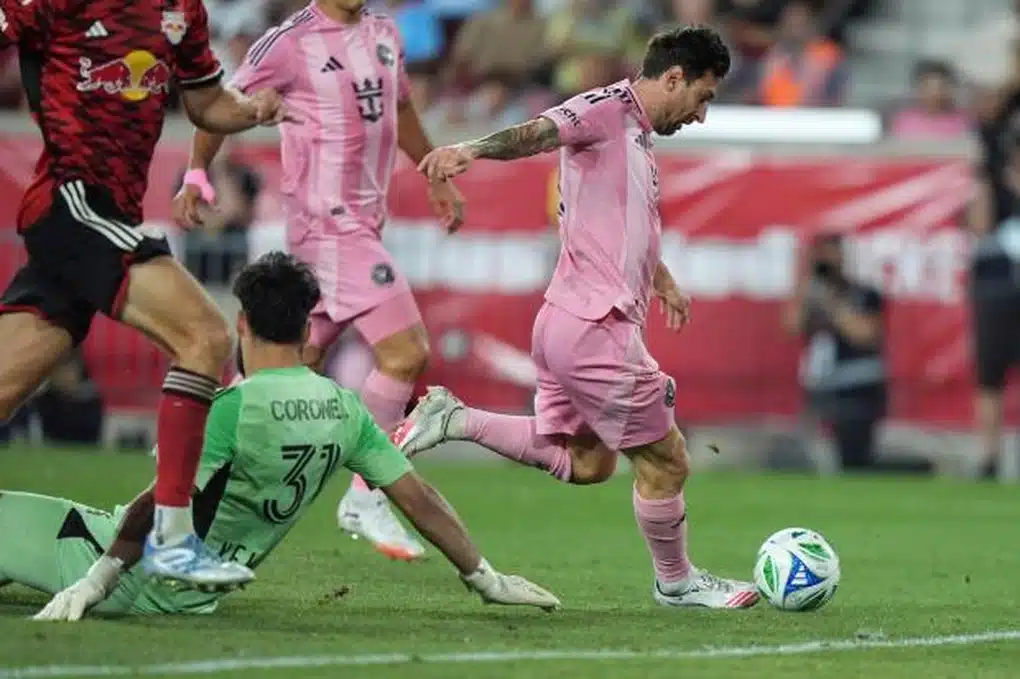 埃尔南德斯展现杀手本色