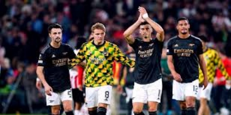 利兹联晋级后仍考虑解雇主帅：开云体育深度解析-开云体育