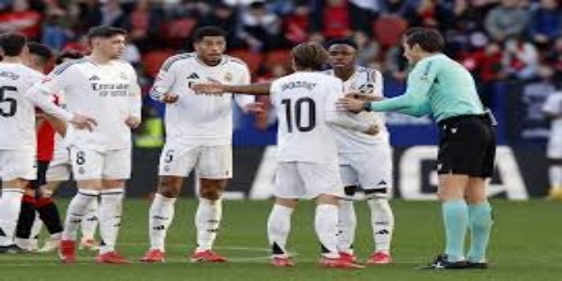 裁判风波回顾：贝林厄姆红牌引发连锁反应-开云体育独家报道 — 开云体育